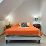 4 Bedroom Cozy In Valorbiquet Tatil Evi Saint-Julien-de-Mailloc