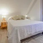 4 Bedroom Cozy In Valorbiquet * Saint-Julien-de-Mailloc