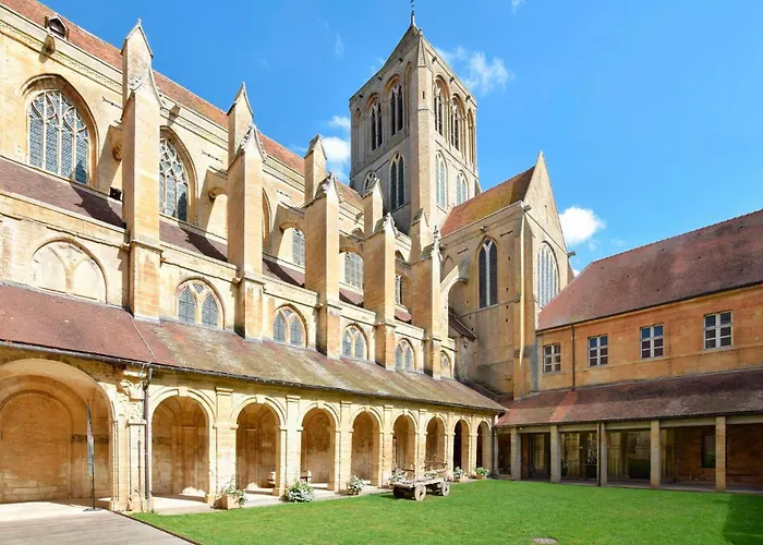 4 Bedroom Gorgeous In Valorbiquet