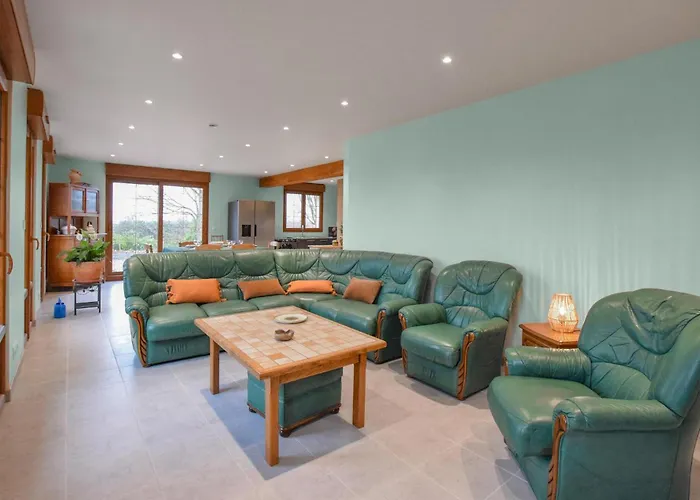 4 Bedroom Gorgeous In Valorbiquet Feriehus