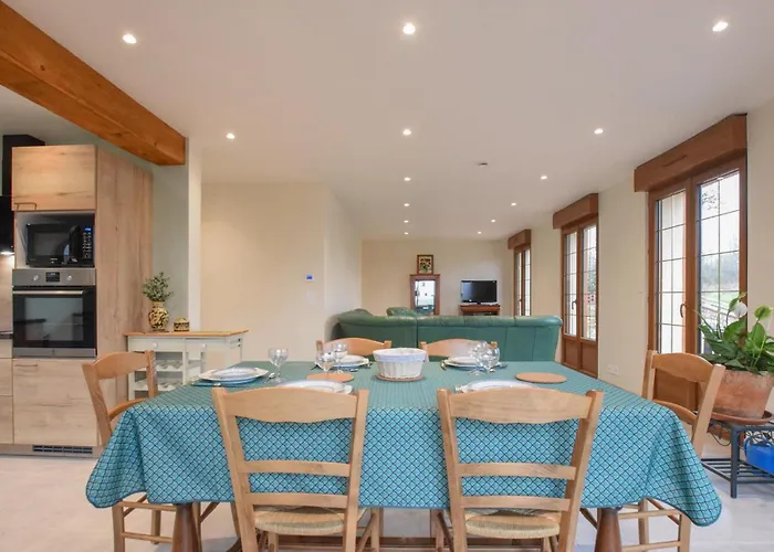 4 Bedroom Gorgeous In Valorbiquet