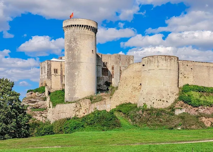 4 Bedroom Gorgeous In Valorbiquet Feriehus